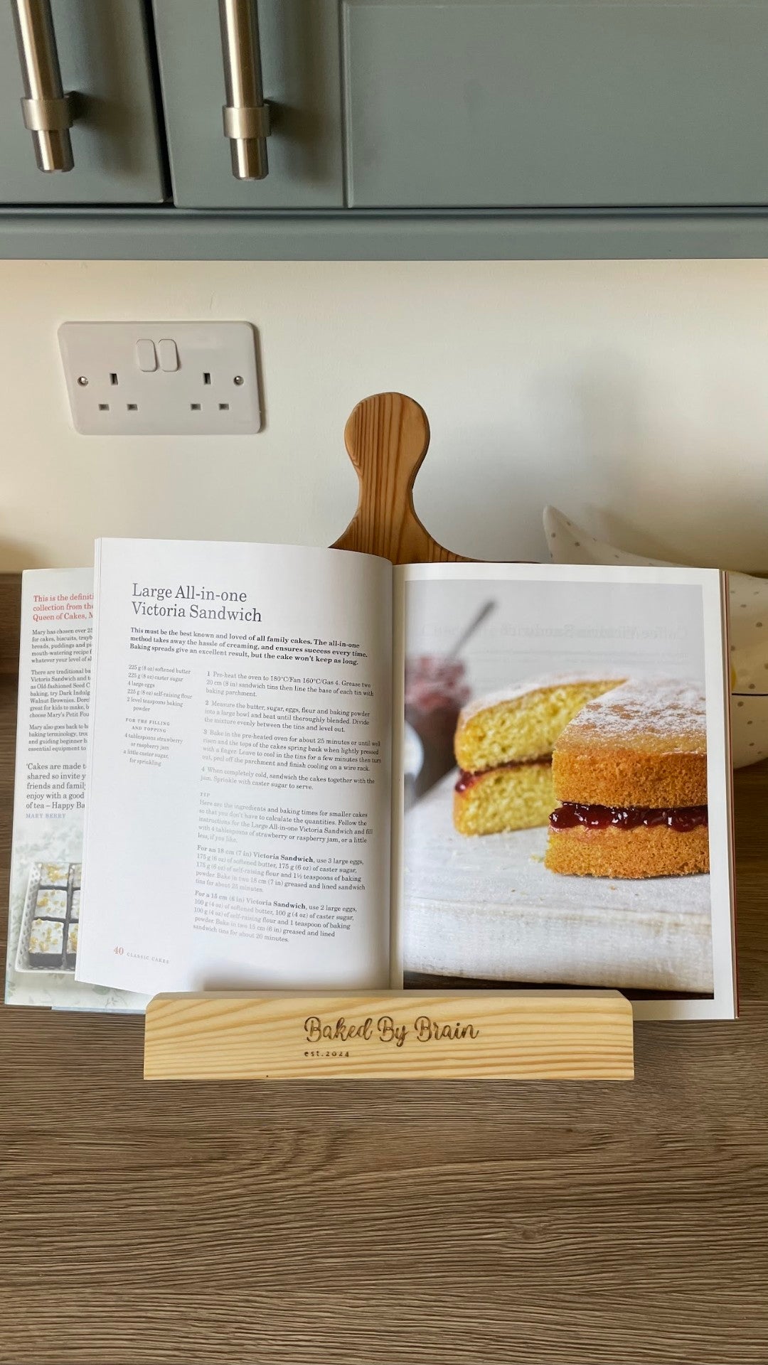 Foldable Cook Book Stand